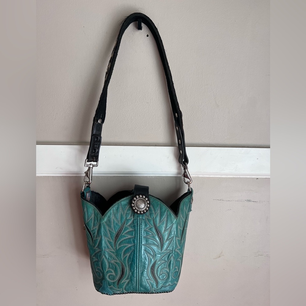 Elegant Teal Embossed Shoulder Bag